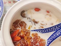 冰糖雪耳桃胶奶-广信牛奶甜品世家(台东店)