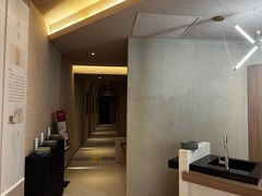 -灸春堂·艾灸·痛症·整脊连锁(之江银泰店)