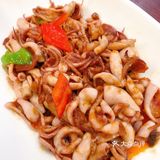 家住在这附近,家庭聚会固定地点之一。包间多