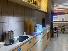 -花馬肆.云南过桥米线(汉神购物广场现场熬汤店)