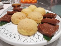 酥皮叉烧包拼煎年糕-金汇酒楼(中山东区店)