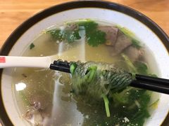 牛肉粉丝汤-小姜锅贴(凤凰街店)