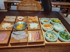 -银米·云南传统过桥米线(双廊黑金冠店)