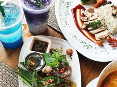 -Chom Cafe and Restaurant