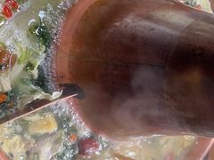 -果松木炭酸菜铜火锅·外婆参鸡汤