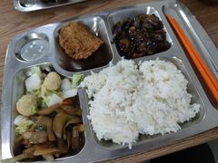 -杭州中沃沃尔沃4S店(滨江区店)