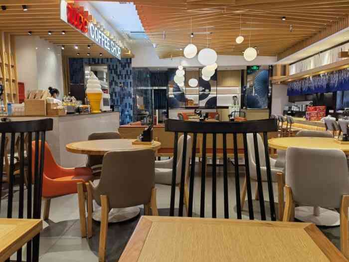 ucc coffee shop(人广来福士店)-"#减肥的道路越来越远# ucc这家店,其