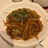 週日剛好特價點了個鹵水拼盤 好吃是好吃