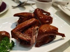 脆皮烧乳鸽-御宝轩(益丰·外滩源店)