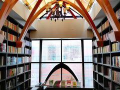 -钟书阁(松江泰晤士小镇店)