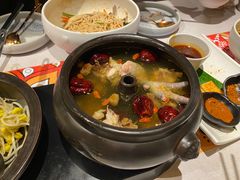 -云海肴·汽锅鸡·云南菜(天山百盛优客店)