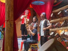 -老滇山寨•云南特色菜•地方菜•民族风情歌舞表演(金碧店)