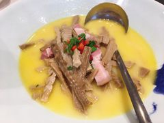 浓汤煨野笋-望乡楼上海菜(日月光店)