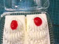 -红宝石·鲜奶小方·海派西点房(南丹店)