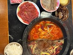 -重庆川渝肥妹火锅