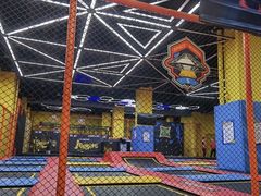 -爱蹦iBOON蹦床运动馆(江汉店)