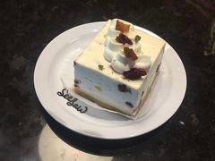 莓莓酸奶轻芝士蛋糕-Seesaw Coffee(环贸iapm店)