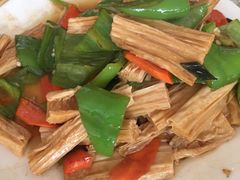 尖椒烧腐竹-顺平正宗烧饼熏肉家常菜(祥和家园店)