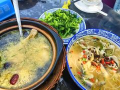 -云河农家乐饭店(福禄缘树山店)