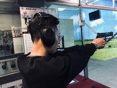 -都市枪神实弹射击俱乐部