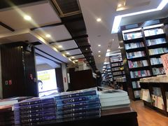 -新华书店(泉城路店)
