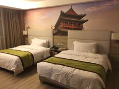 -西安大雁塔科技大学地铁站亚朵酒店