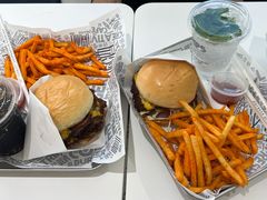 -TRIPS BURGER(大钟寺店)