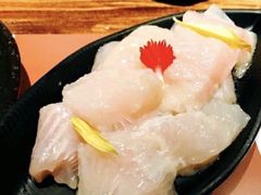 -老牌坊云南鱼豆花火锅(爱建店)