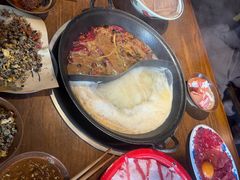 鸳鸯锅红汤配三鲜锅-萍姐火锅·公路夜市(武汉首店)
