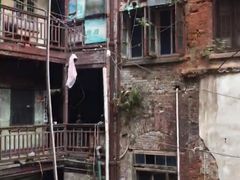 -巴公房子