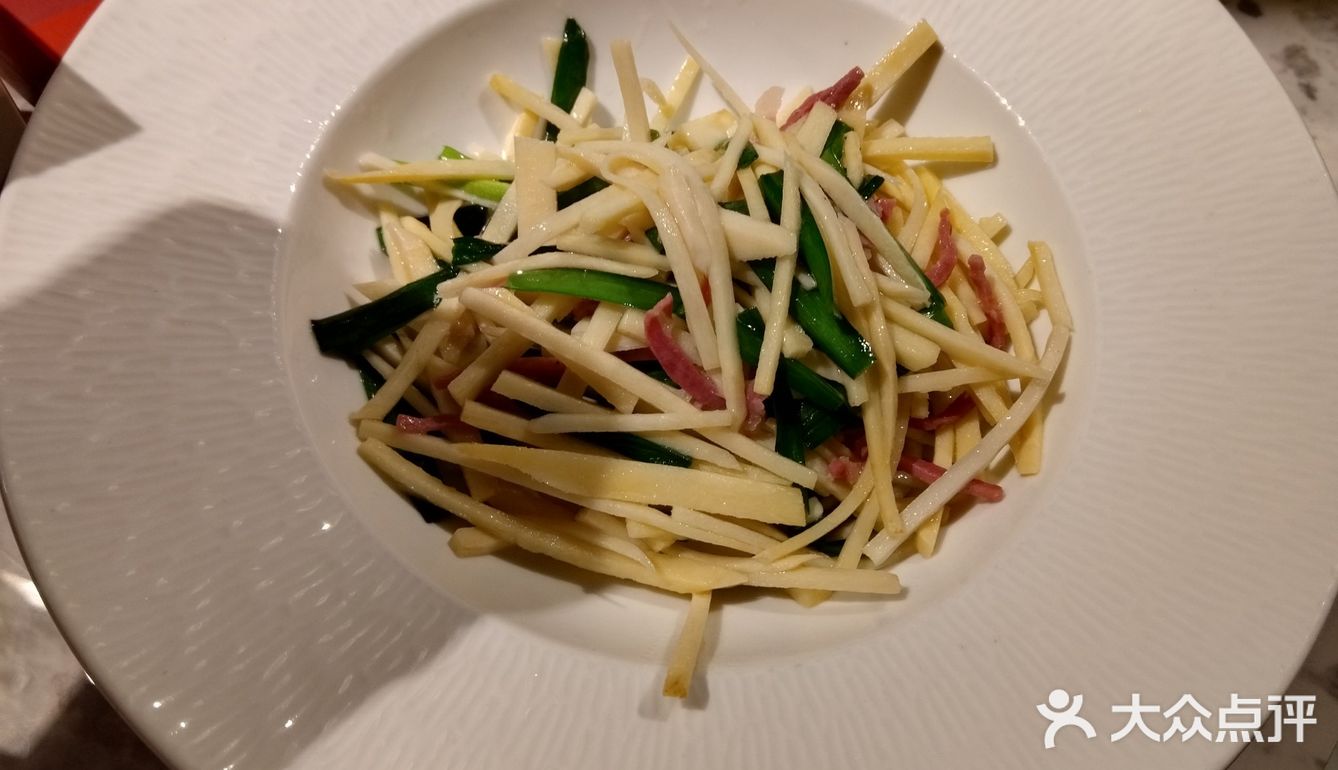 云南独一份的美味海菜芋头汤，味道清爽可口。普洱牛扒呼