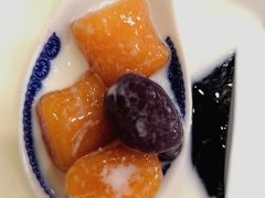 -赵记传承特色牛奶甜品(泉城广场店)
