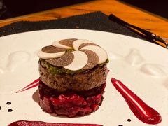 牛里脊肉配甜菜根-AZUL by FUEL蓝色·法式酒馆(琶醍店)