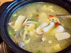 姬松茸炖鸡-妈妈的味道(和顺古镇店)