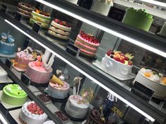 面包甜点陈列柜-卷心卷意·轻甜蛋糕(新光天地店)