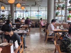 -ROAST coffee & eatery