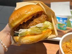 安格斯牛肉芝士堡-魏家凉皮(博水商务大厦店)