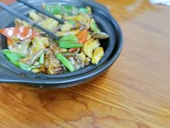 -胡子饮食店