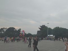 -巴陵广场