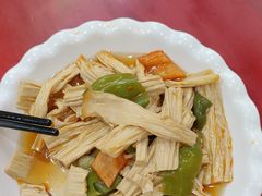 -金杨拉面王小吃面馆·牛三宝面·红烧牛肉粉