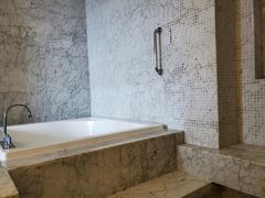 -上海虹桥西郊假日酒店