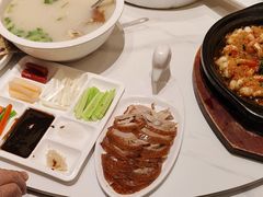 -梅利汴京烤鸭•开封豫菜地标店(东大街店)