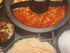 -晓宇重庆火锅(西安荟聚店)