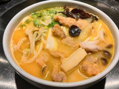 金汤酸辣米线-云海肴云南菜·蒸汽石锅鱼(青岛万象城店)