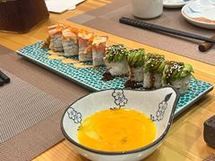 软壳蟹拼牛油果三文鱼-游You House(西单老佛爷店)