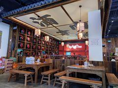 大堂-先启半步颠小酒馆(白麓里店)