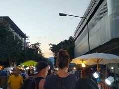 -周日夜市