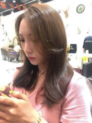 -妃格美发沙龙·烫发·染发