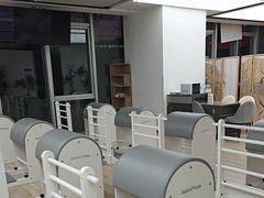 -天空之镜眼镜店蔡司依视路配镜授权零售店(望京颐堤港店)