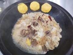 -粘豆包柴火铁锅炖